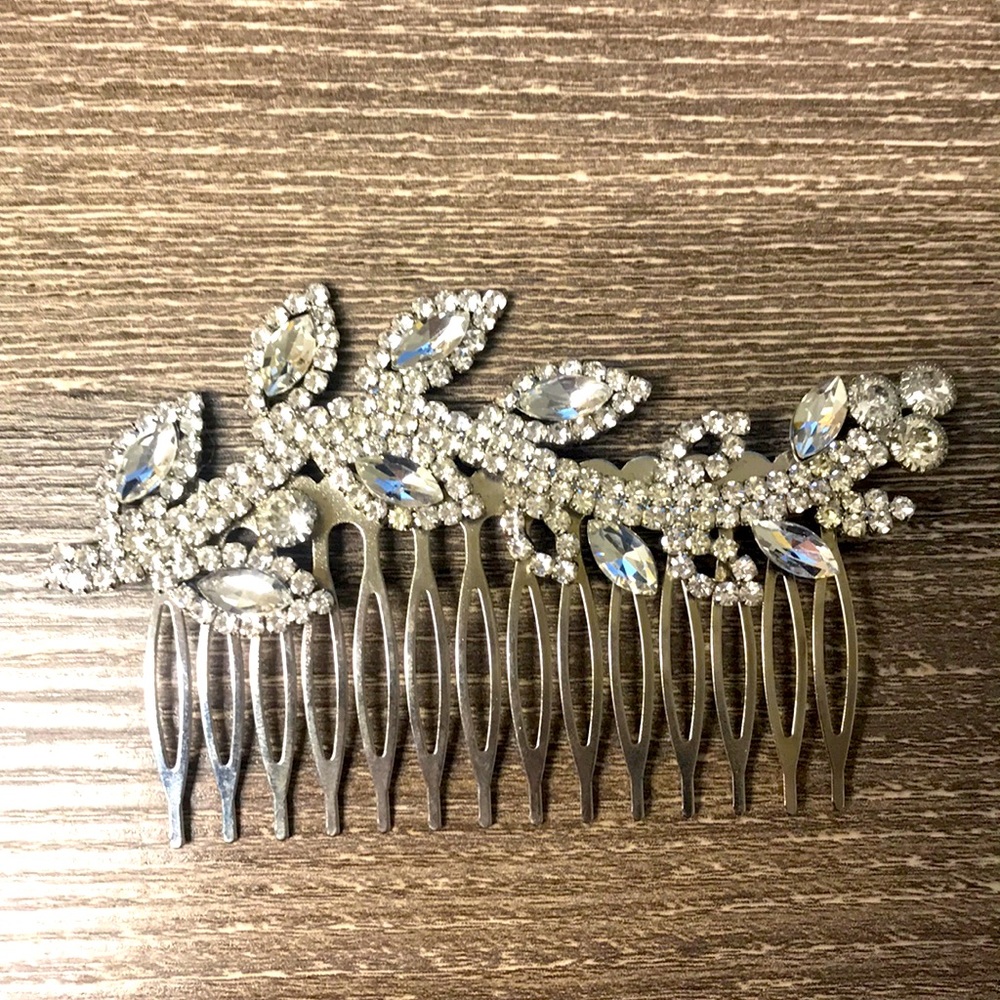 Diamond hair comb